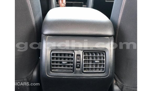 Acheter Import Voiture Toyota Camry Blanc à Import - Dubai, Somalie Acheter Import Voiture Toyota Camry Blanc à Import - Dubai, Somalie