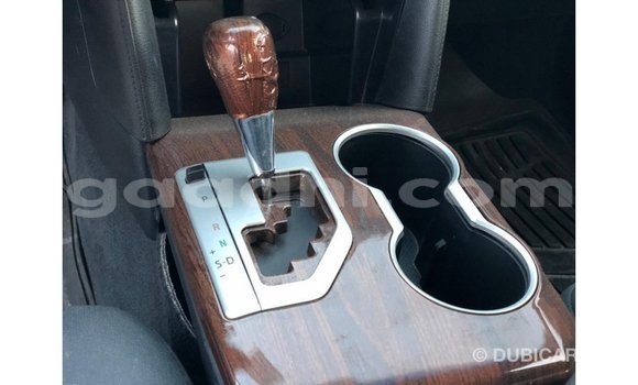 Acheter Import Voiture Toyota Camry Blanc à Import - Dubai, Somalie Acheter Import Voiture Toyota Camry Blanc à Import - Dubai, Somalie