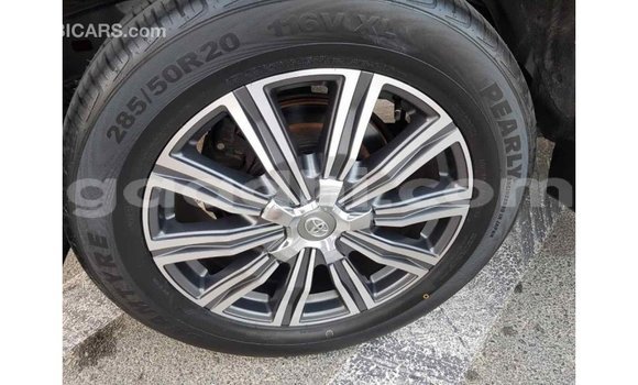 اشتري Imported Toyota Land Cruiser آخر سيارة في Import - Dubai في الصومال اشتري Imported Toyota Land Cruiser آخر سيارة في Import - Dubai في الصومال