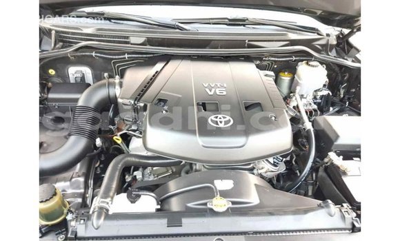 اشتري Imported Toyota Land Cruiser آخر سيارة في Import - Dubai في الصومال اشتري Imported Toyota Land Cruiser آخر سيارة في Import - Dubai في الصومال