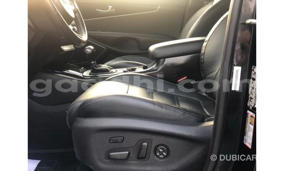 Acheter Import Voiture Kia Sorento Noir à Import - Dubai, Somalie Acheter Import Voiture Kia Sorento Noir à Import - Dubai, Somalie
