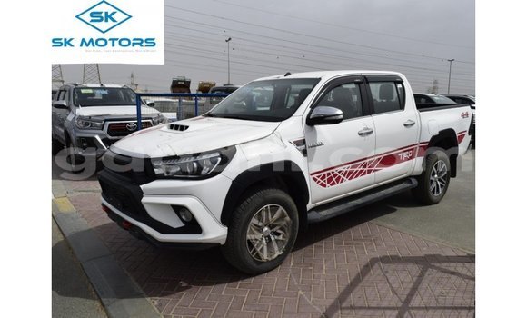 Buy Import Toyota Hilux White Car in Import - Dubai in Somalia