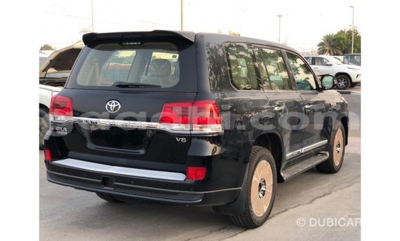 ይግዙ Imported Toyota Land Cruiser ጥቁር መኪና በ Import - Dubai በ ሶማሊያ ይግዙ Imported Toyota Land Cruiser ጥቁር መኪና በ Import - Dubai በ ሶማሊያ