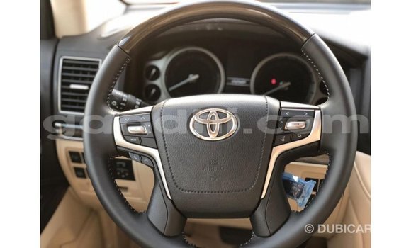 ይግዙ Imported Toyota Land Cruiser ጥቁር መኪና በ Import - Dubai በ ሶማሊያ ይግዙ Imported Toyota Land Cruiser ጥቁር መኪና በ Import - Dubai በ ሶማሊያ