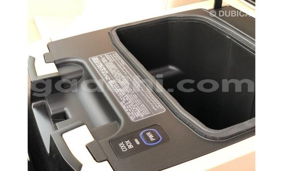 ይግዙ Imported Toyota Land Cruiser ጥቁር መኪና በ Import - Dubai በ ሶማሊያ ይግዙ Imported Toyota Land Cruiser ጥቁር መኪና በ Import - Dubai በ ሶማሊያ