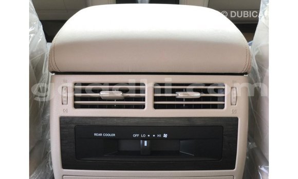 ይግዙ Imported Toyota Land Cruiser ጥቁር መኪና በ Import - Dubai በ ሶማሊያ ይግዙ Imported Toyota Land Cruiser ጥቁር መኪና በ Import - Dubai በ ሶማሊያ