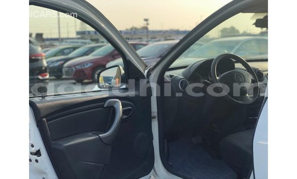 اشتري Imported Renault Duster أبيض سيارة في Import - Dubai في الصومال اشتري Imported Renault Duster أبيض سيارة في Import - Dubai في الصومال