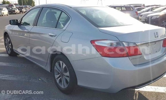 اشتري Imported Honda Accord آخر سيارة في Import - Dubai في الصومال اشتري Imported Honda Accord آخر سيارة في Import - Dubai في الصومال