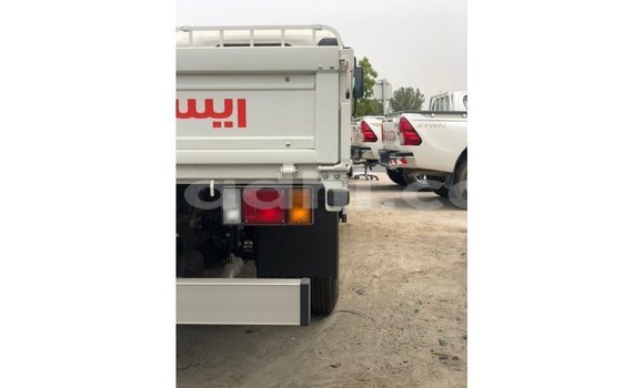 اشتري Imported Isuzu Rodeo أبيض سيارة في Import - Dubai في الصومال اشتري Imported Isuzu Rodeo أبيض سيارة في Import - Dubai في الصومال