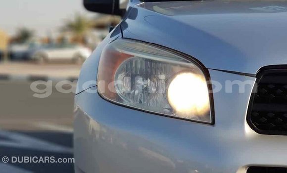 اشتري Imported Toyota RAV4 آخر سيارة في Import - Dubai في الصومال اشتري Imported Toyota RAV4 آخر سيارة في Import - Dubai في الصومال