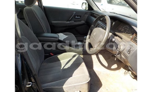 اشتري Imported Toyota Crown أزرق سيارة في Import - Dubai في الصومال اشتري Imported Toyota Crown أزرق سيارة في Import - Dubai في الصومال