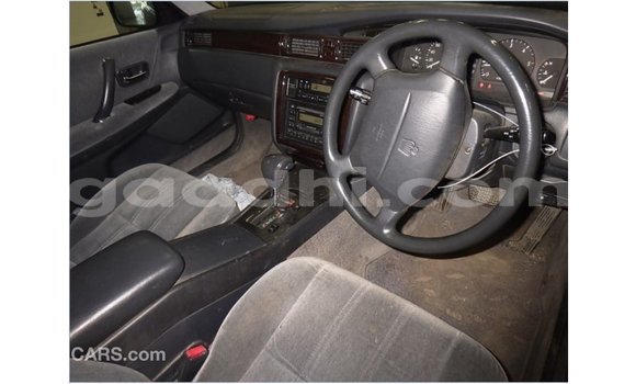 اشتري Imported Toyota Crown أزرق سيارة في Import - Dubai في الصومال اشتري Imported Toyota Crown أزرق سيارة في Import - Dubai في الصومال