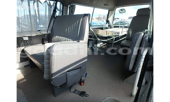 ይግዙ Imported Nissan Caravan ነጭ መኪና በ Import - Dubai በ ሶማሊያ ይግዙ Imported Nissan Caravan ነጭ መኪና በ Import - Dubai በ ሶማሊያ
