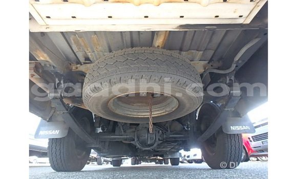 ይግዙ Imported Nissan Caravan ነጭ መኪና በ Import - Dubai በ ሶማሊያ ይግዙ Imported Nissan Caravan ነጭ መኪና በ Import - Dubai በ ሶማሊያ