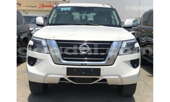 Acheter Import Voiture Nissan Patrol Blanc à Import - Dubai, Somalie Acheter Import Voiture Nissan Patrol Blanc à Import - Dubai, Somalie