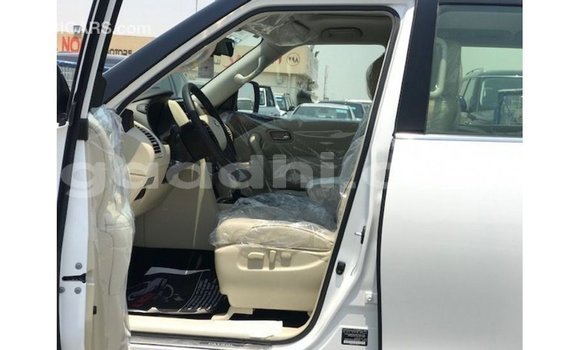 Acheter Import Voiture Nissan Patrol Blanc à Import - Dubai, Somalie Acheter Import Voiture Nissan Patrol Blanc à Import - Dubai, Somalie