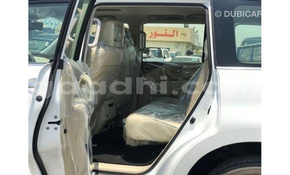 Acheter Import Voiture Nissan Patrol Blanc à Import - Dubai, Somalie Acheter Import Voiture Nissan Patrol Blanc à Import - Dubai, Somalie