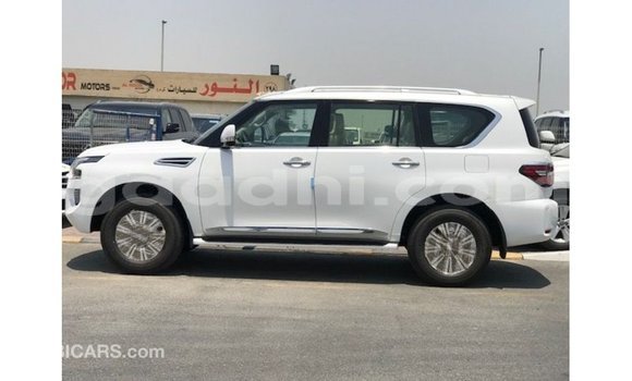 Acheter Import Voiture Nissan Patrol Blanc à Import - Dubai, Somalie Acheter Import Voiture Nissan Patrol Blanc à Import - Dubai, Somalie