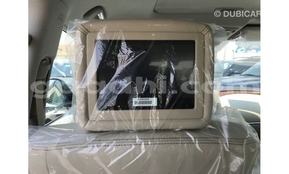 Acheter Import Voiture Nissan Patrol Blanc à Import - Dubai, Somalie Acheter Import Voiture Nissan Patrol Blanc à Import - Dubai, Somalie