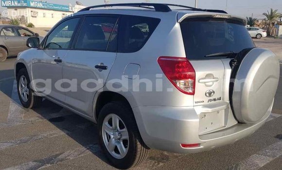 اشتري Imported Toyota RAV4 آخر سيارة في Import - Dubai في الصومال اشتري Imported Toyota RAV4 آخر سيارة في Import - Dubai في الصومال