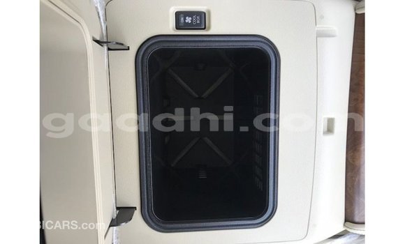 Acheter Import Voiture Nissan Patrol Blanc à Import - Dubai, Somalie Acheter Import Voiture Nissan Patrol Blanc à Import - Dubai, Somalie