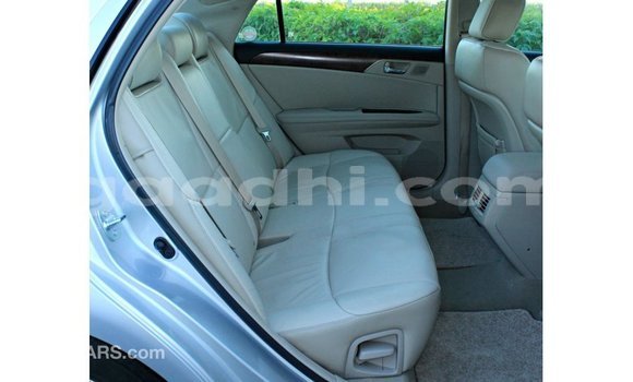 اشتري Imported Toyota Avalon آخر سيارة في Import - Dubai في الصومال اشتري Imported Toyota Avalon آخر سيارة في Import - Dubai في الصومال