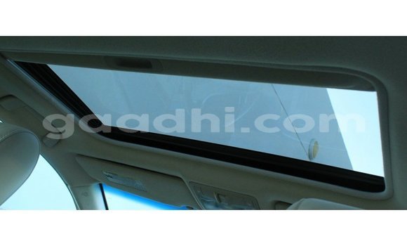اشتري Imported Toyota Avalon آخر سيارة في Import - Dubai في الصومال اشتري Imported Toyota Avalon آخر سيارة في Import - Dubai في الصومال
