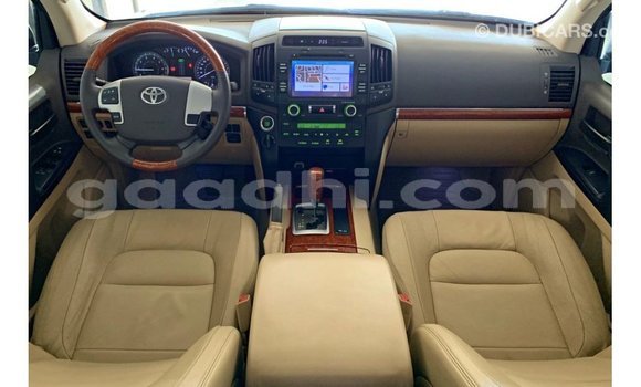 ይግዙ Imported Toyota Land Cruiser ሌላ መኪና በ Import - Dubai በ ሶማሊያ ይግዙ Imported Toyota Land Cruiser ሌላ መኪና በ Import - Dubai በ ሶማሊያ