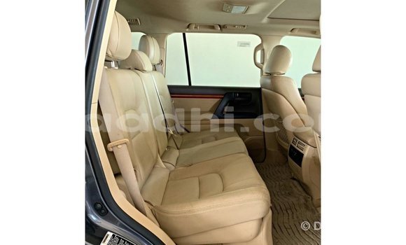 ይግዙ Imported Toyota Land Cruiser ሌላ መኪና በ Import - Dubai በ ሶማሊያ ይግዙ Imported Toyota Land Cruiser ሌላ መኪና በ Import - Dubai በ ሶማሊያ