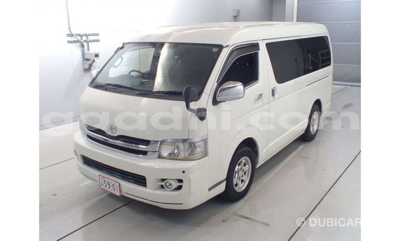 اشتري Imported Toyota Regius أبيض سيارة في Import - Dubai في الصومال اشتري Imported Toyota Regius أبيض سيارة في Import - Dubai في الصومال