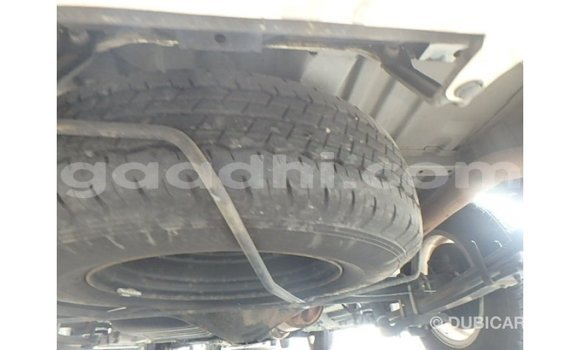 اشتري Imported Toyota Regius أبيض سيارة في Import - Dubai في الصومال اشتري Imported Toyota Regius أبيض سيارة في Import - Dubai في الصومال