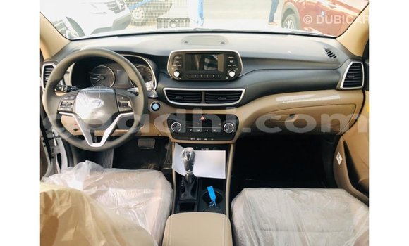 Imported Hyundai Tucson White Makiinaa iti Import - Dubai keessatti Somalia keessatti Imported Hyundai Tucson White Makiinaa iti Import - Dubai keessatti Somalia keessatti