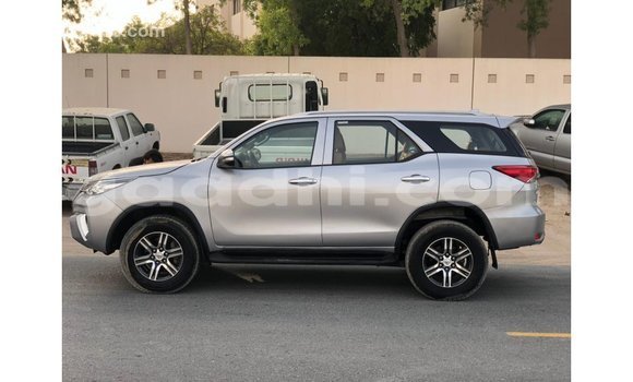 Acheter Import Voiture Toyota Fortuner Autre à Import - Dubai, Somalie Acheter Import Voiture Toyota Fortuner Autre à Import - Dubai, Somalie