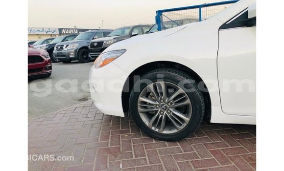 Acheter Import Voiture Toyota Camry Blanc à Import - Dubai, Somalie Acheter Import Voiture Toyota Camry Blanc à Import - Dubai, Somalie
