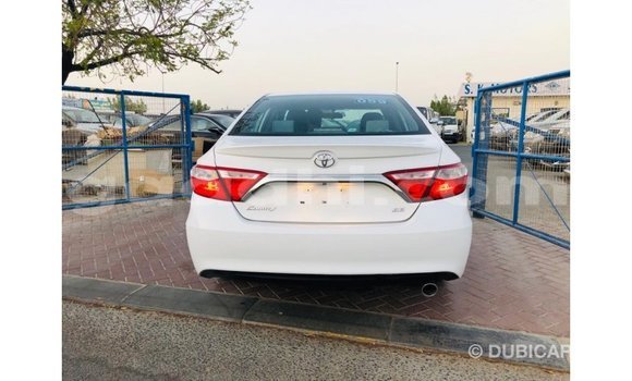 Acheter Import Voiture Toyota Camry Blanc à Import - Dubai, Somalie Acheter Import Voiture Toyota Camry Blanc à Import - Dubai, Somalie