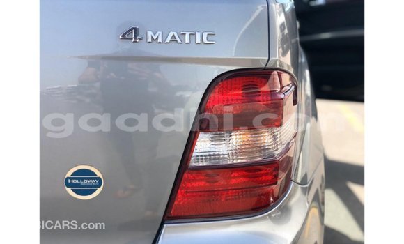 اشتري Imported Mercedes-Benz 190 آخر سيارة في Import - Dubai في الصومال اشتري Imported Mercedes-Benz 190 آخر سيارة في Import - Dubai في الصومال