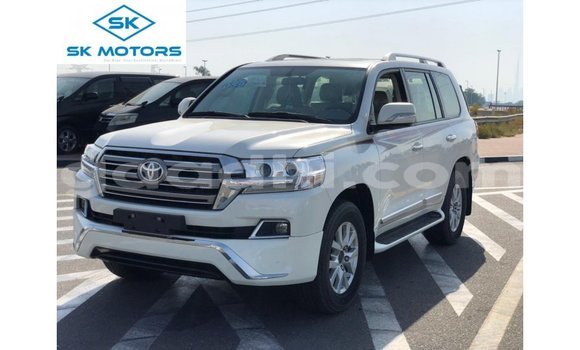 Buy Import Toyota Land Cruiser White Car in Import - Dubai in Somalia