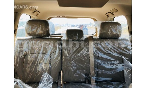 ይግዙ Imported Toyota Land Cruiser ነጭ መኪና በ Import - Dubai በ ሶማሊያ ይግዙ Imported Toyota Land Cruiser ነጭ መኪና በ Import - Dubai በ ሶማሊያ