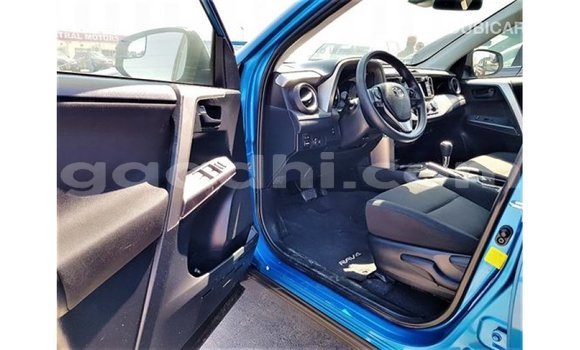 Buy Import Toyota HiAce Blue Truck in Import - Dubai in Somalia Buy Import Toyota HiAce Blue Truck in Import - Dubai in Somalia