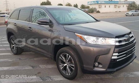 ይግዙ Imported Toyota Highlander ሌላ መኪና በ Import - Dubai በ ሶማሊያ ይግዙ Imported Toyota Highlander ሌላ መኪና በ Import - Dubai በ ሶማሊያ
