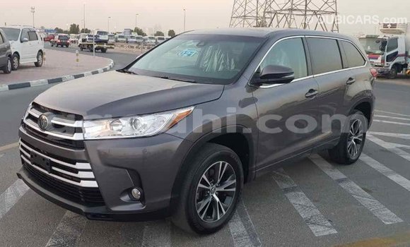 ይግዙ Imported Toyota Highlander ሌላ መኪና በ Import - Dubai በ ሶማሊያ ይግዙ Imported Toyota Highlander ሌላ መኪና በ Import - Dubai በ ሶማሊያ