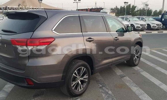 ይግዙ Imported Toyota Highlander ሌላ መኪና በ Import - Dubai በ ሶማሊያ ይግዙ Imported Toyota Highlander ሌላ መኪና በ Import - Dubai በ ሶማሊያ