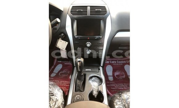 Acheter Import Voiture Ford Explorer Bleu à Import - Dubai, Somalie Acheter Import Voiture Ford Explorer Bleu à Import - Dubai, Somalie