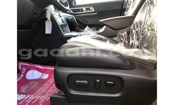 Acheter Import Voiture Ford Explorer Bleu à Import - Dubai, Somalie Acheter Import Voiture Ford Explorer Bleu à Import - Dubai, Somalie