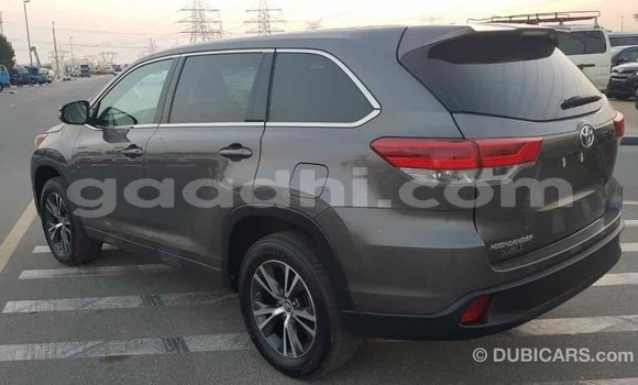 ይግዙ Imported Toyota Highlander ሌላ መኪና በ Import - Dubai በ ሶማሊያ ይግዙ Imported Toyota Highlander ሌላ መኪና በ Import - Dubai በ ሶማሊያ
