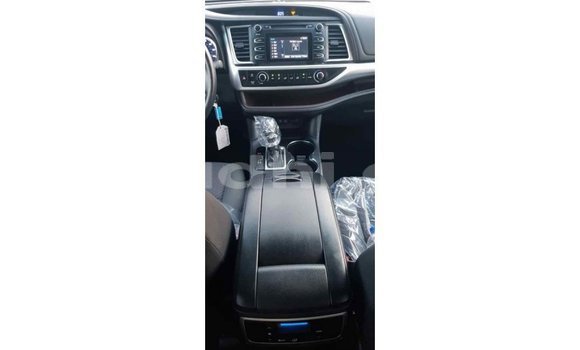 ይግዙ Imported Toyota Highlander ሌላ መኪና በ Import - Dubai በ ሶማሊያ ይግዙ Imported Toyota Highlander ሌላ መኪና በ Import - Dubai በ ሶማሊያ