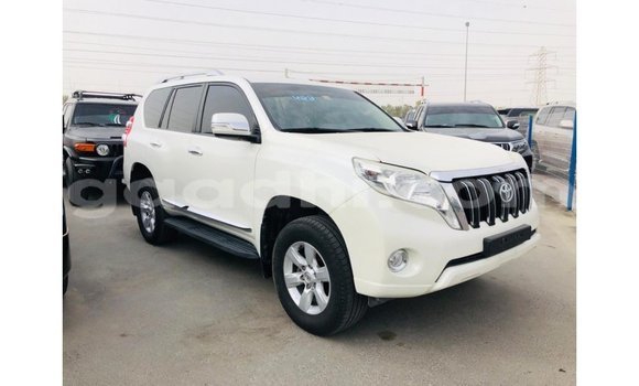 Acheter Import Voiture Toyota Prado Blanc à Import - Dubai, Somalie Acheter Import Voiture Toyota Prado Blanc à Import - Dubai, Somalie