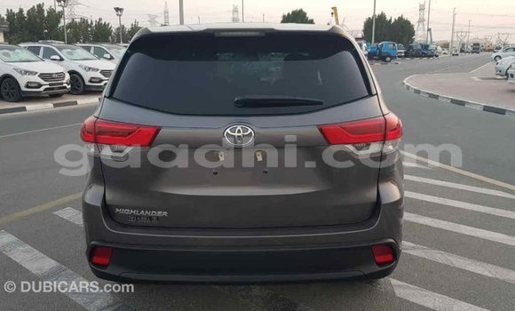 ይግዙ Imported Toyota Highlander ሌላ መኪና በ Import - Dubai በ ሶማሊያ ይግዙ Imported Toyota Highlander ሌላ መኪና በ Import - Dubai በ ሶማሊያ