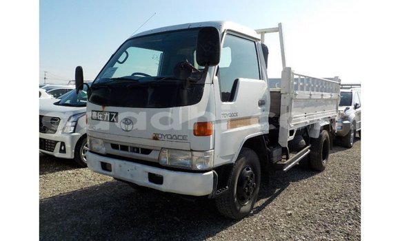 اشتري Imported Toyota Dyna أبيض شاحنة في Import - Dubai في الصومال اشتري Imported Toyota Dyna أبيض شاحنة في Import - Dubai في الصومال