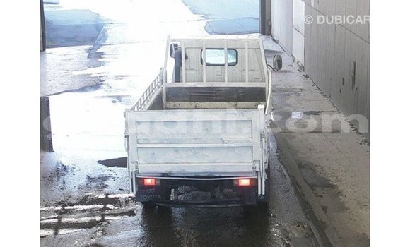اشتري Imported Toyota Dyna أبيض شاحنة في Import - Dubai في الصومال اشتري Imported Toyota Dyna أبيض شاحنة في Import - Dubai في الصومال